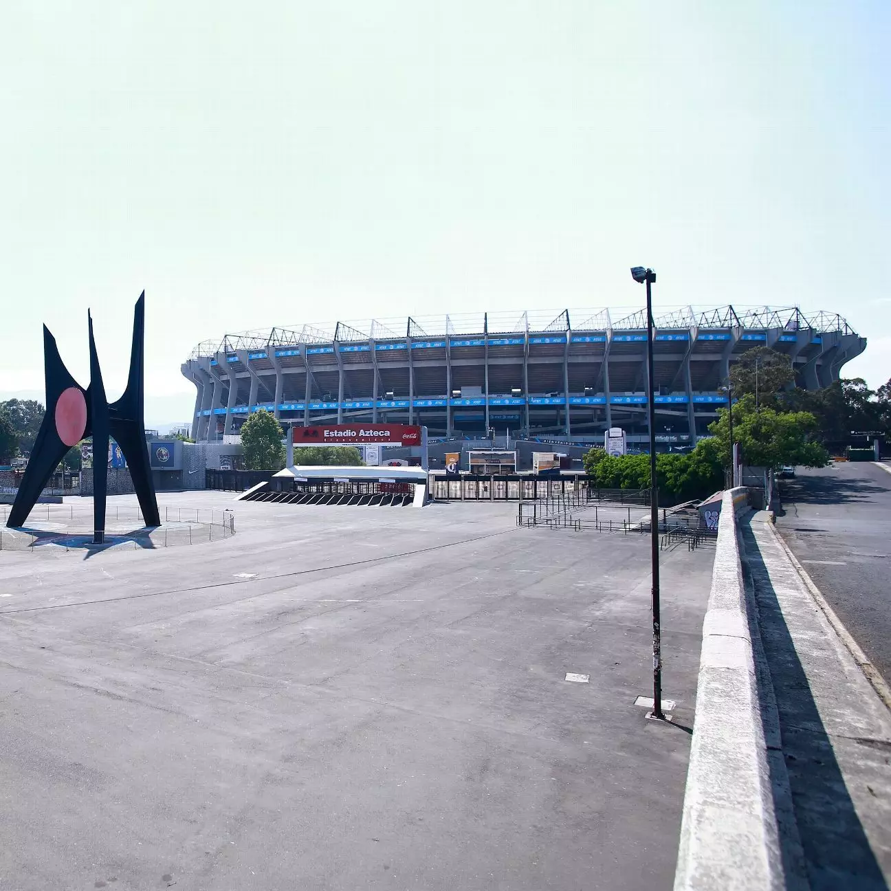 Unraveling the Clash: Luxury Box Owners and the Future of Mexico’s Historic Stadium
